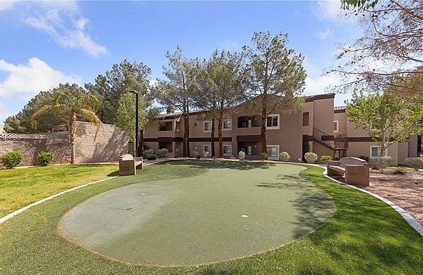 Your own putting green