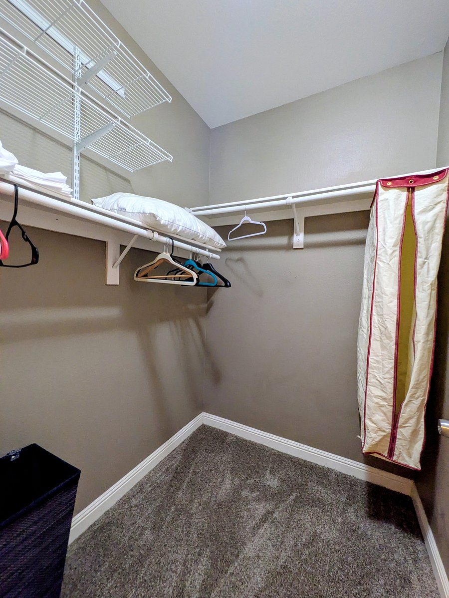 Master suite walk-in closet