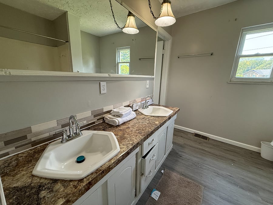 Furnished Finder property 1001668_1 photo 22