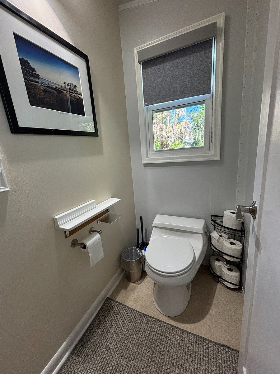 Private toilet room