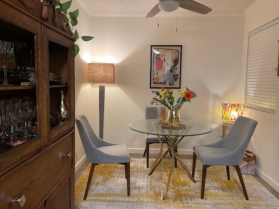 Cozy dining area --perfect for enjoying your meals