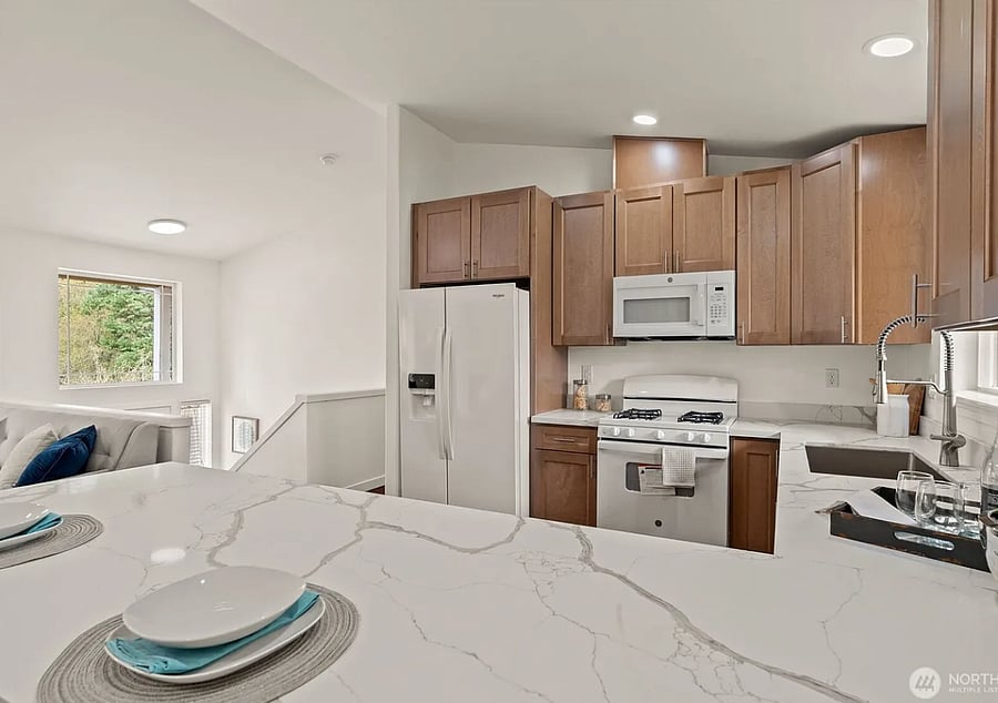 Furnished Finder property 1001785_1 photo 8