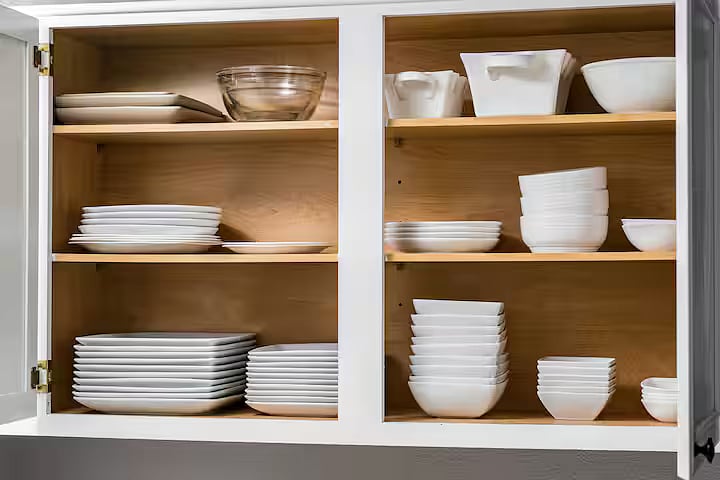 Full kitchen