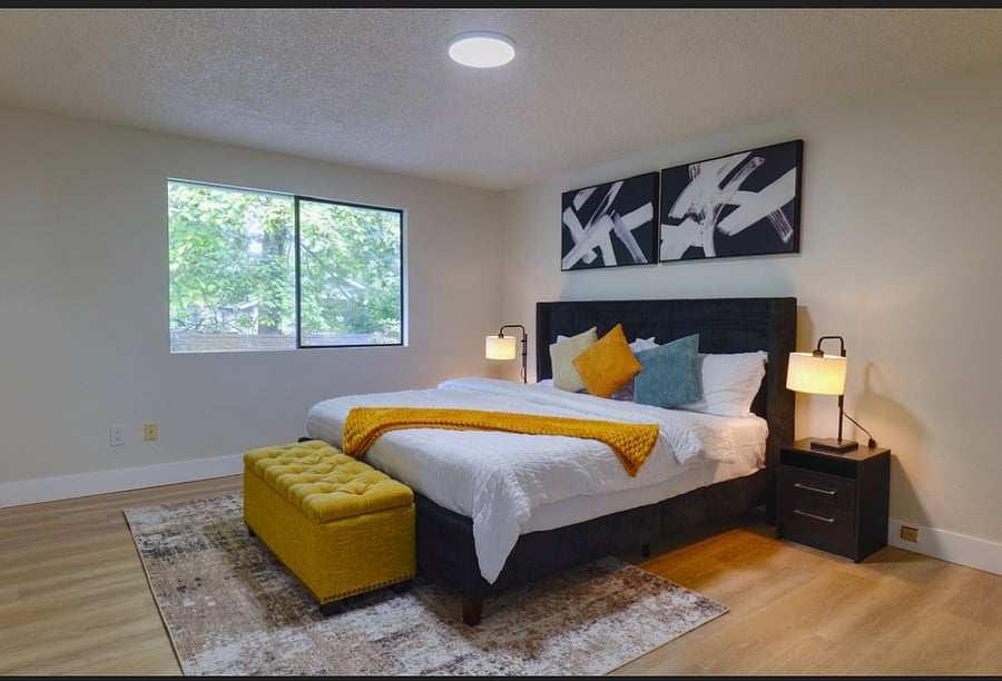 Master Bedroom ( King size Bed)