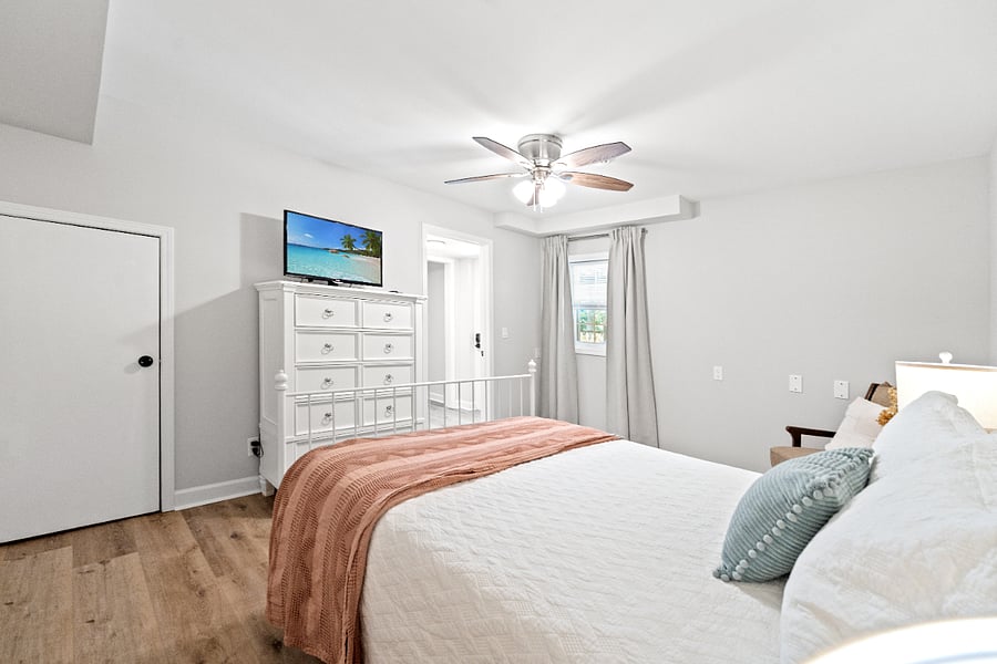 PRIVATE SOUNDPROOFED BEDROOM - Queen Bed with memory foam mattress that is enclosed in an encasement.  Zippered pillow protectors too.  Big closet, dresser and TV too.