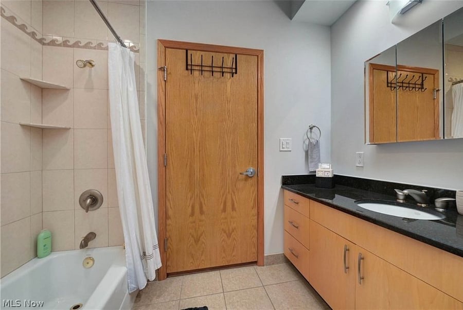 Furnished Finder property 1001900_1 photo 26