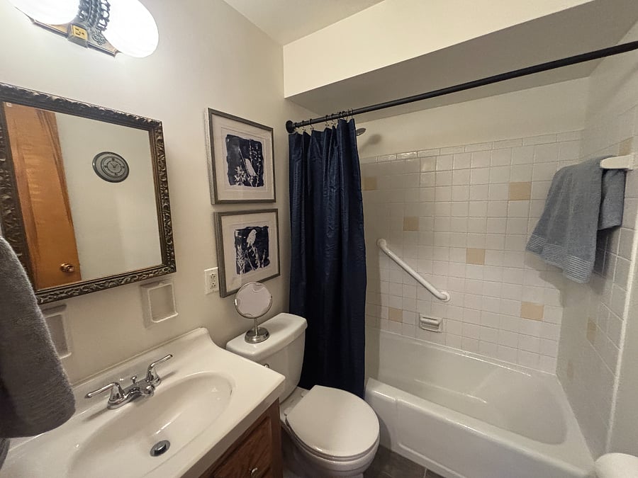 Main Floor Full Bath