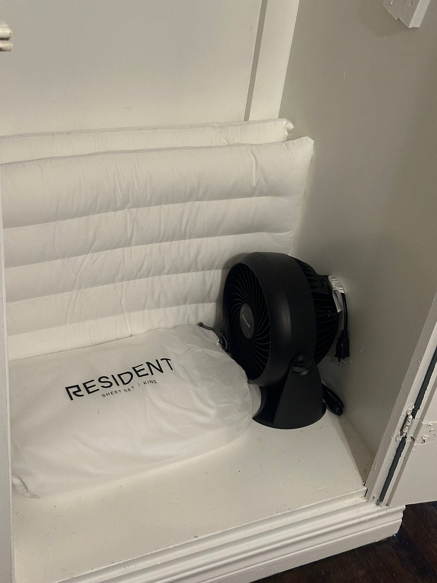 Both closets have ample space with hangers, a bedside fan, thin pillows if you don't care for the fluffy ones on the bed, and an extra set of clean sheets- just in case you need them quickly.