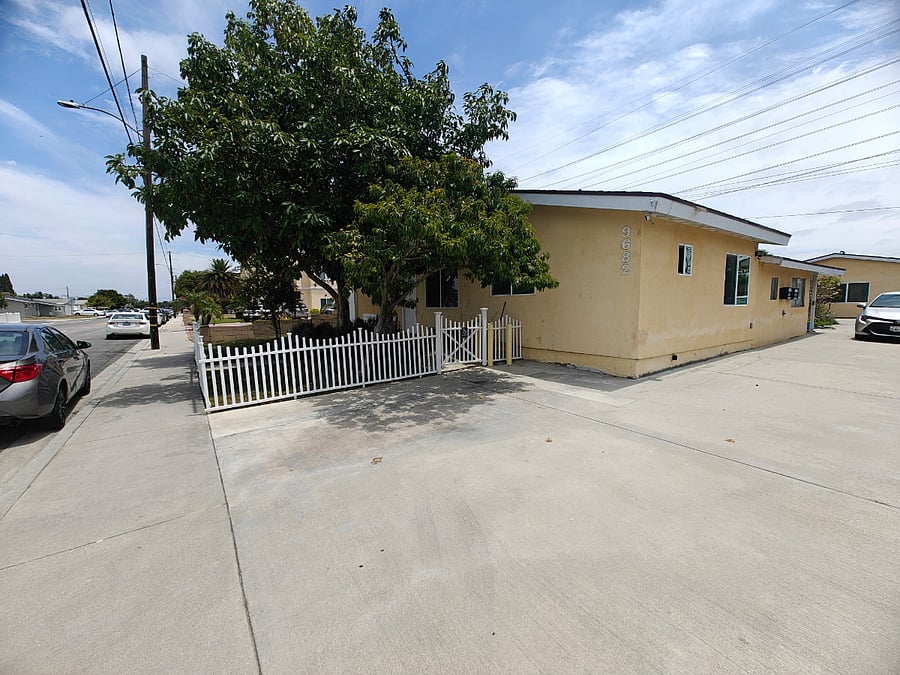 Furnished Finder property 1001927_1 photo 25