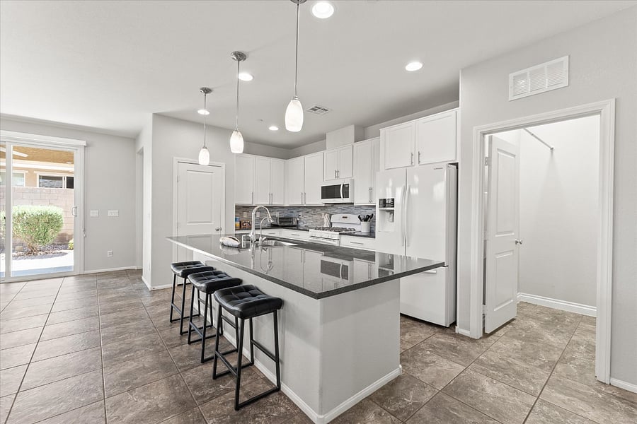 Furnished Finder property 1002000_1 photo 8