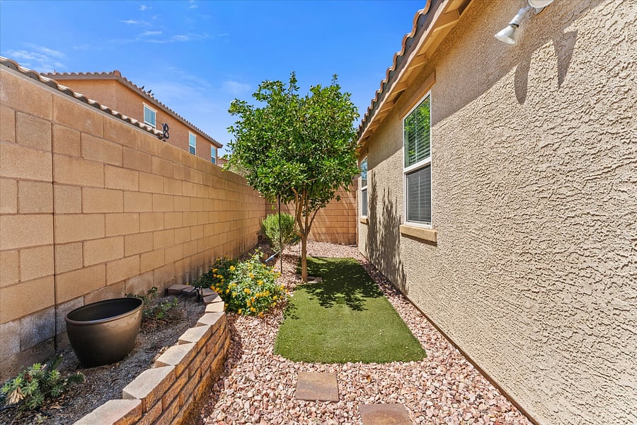 Furnished Finder property 1002000_1 photo 32