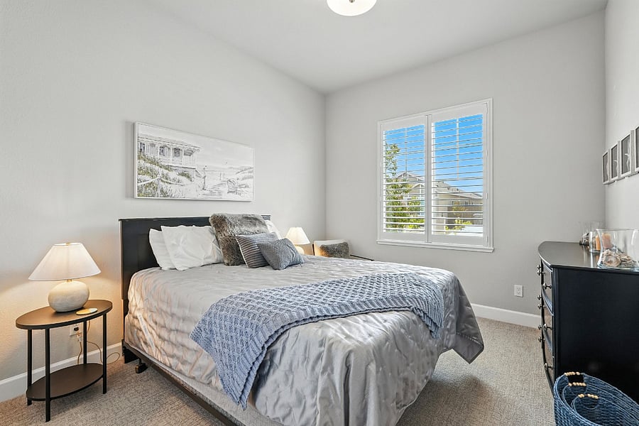 Bedroom # 2 - Queen Size Bed, dresser, nightstands w/ lamps