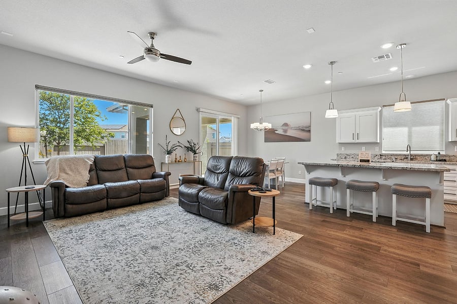 Open Floor Plan Living/Dining/Kitchen Area