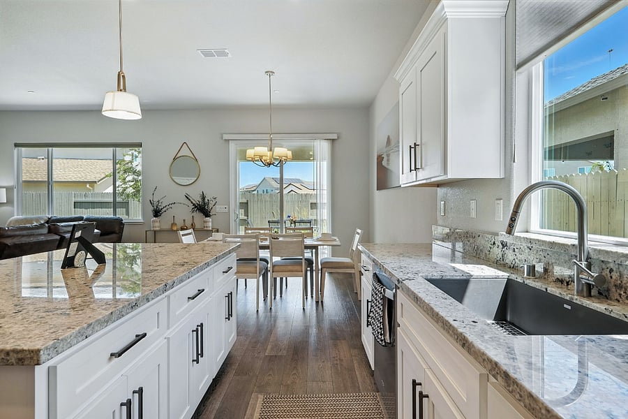 Kitchen/Dining Space