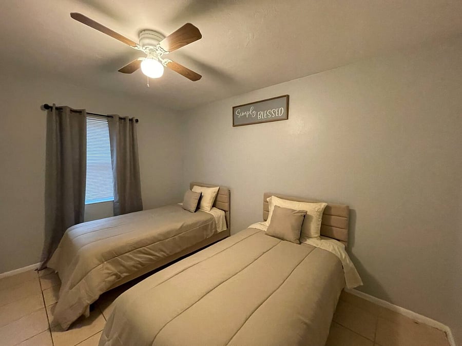 Bedroom 3 Single Beds