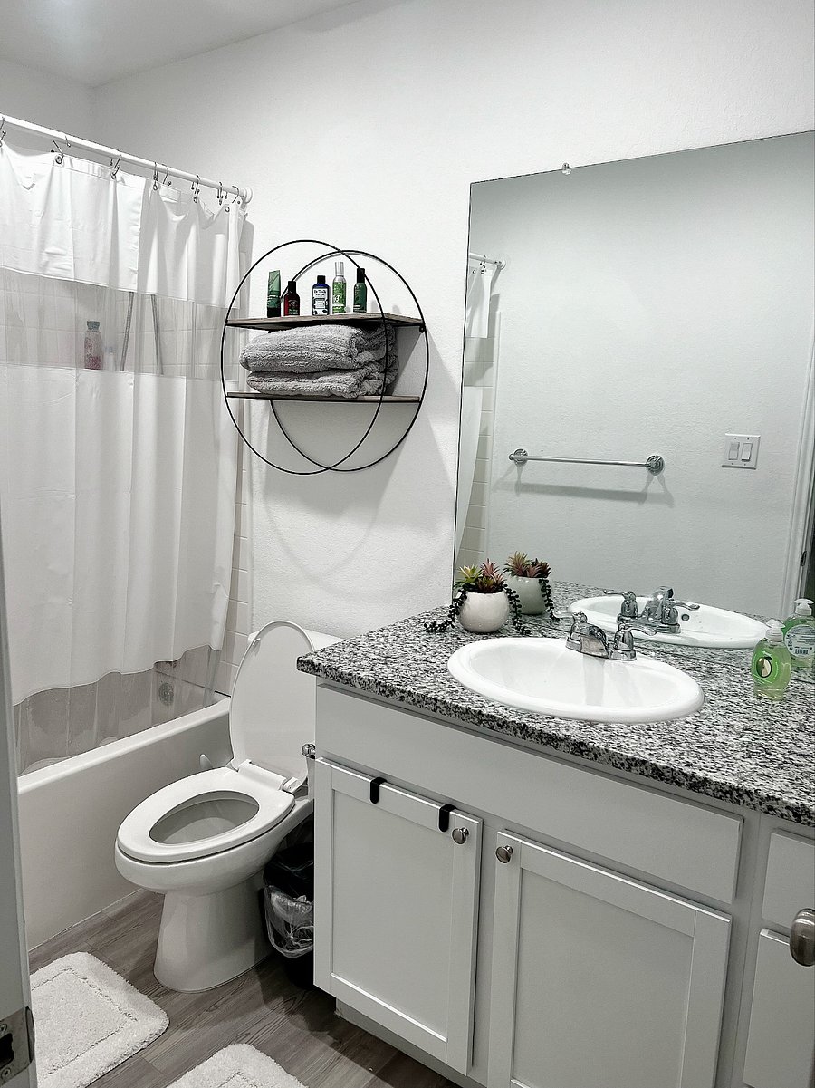 Private ensuite bathroom