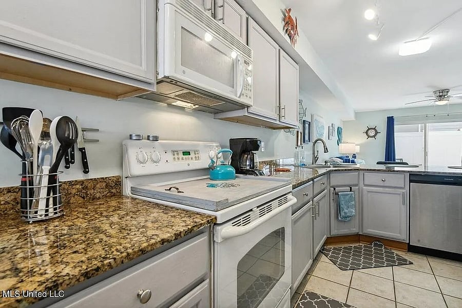 Furnished Finder property 1002202_1 photo 8