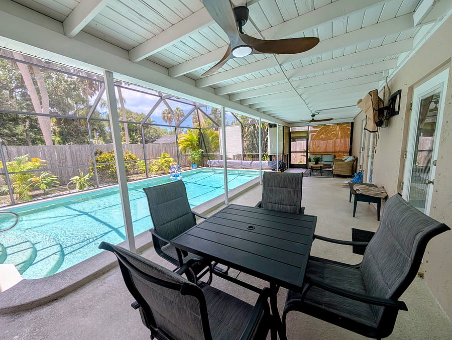 Relax on the Lanai including an outdoor TV!