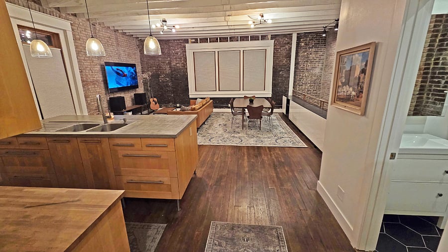 Kitchen/Dining Area