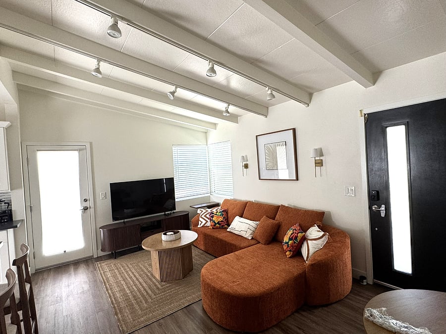 Modern, cozy and spacious living area