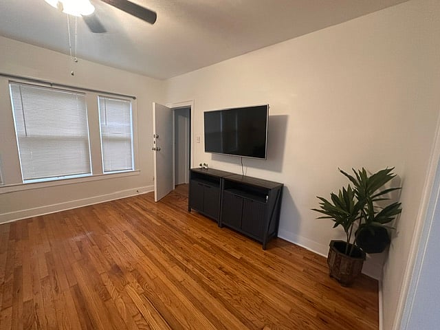 Furnished Finder property 1002310_1 photo 3