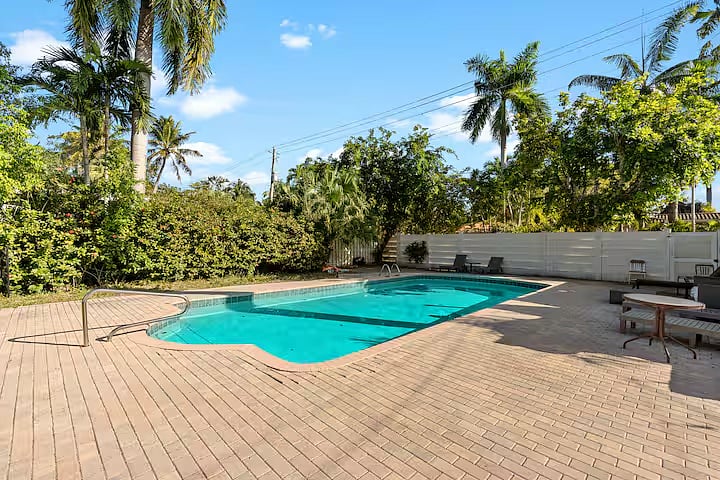 Furnished Finder property 1002316_1 photo 36