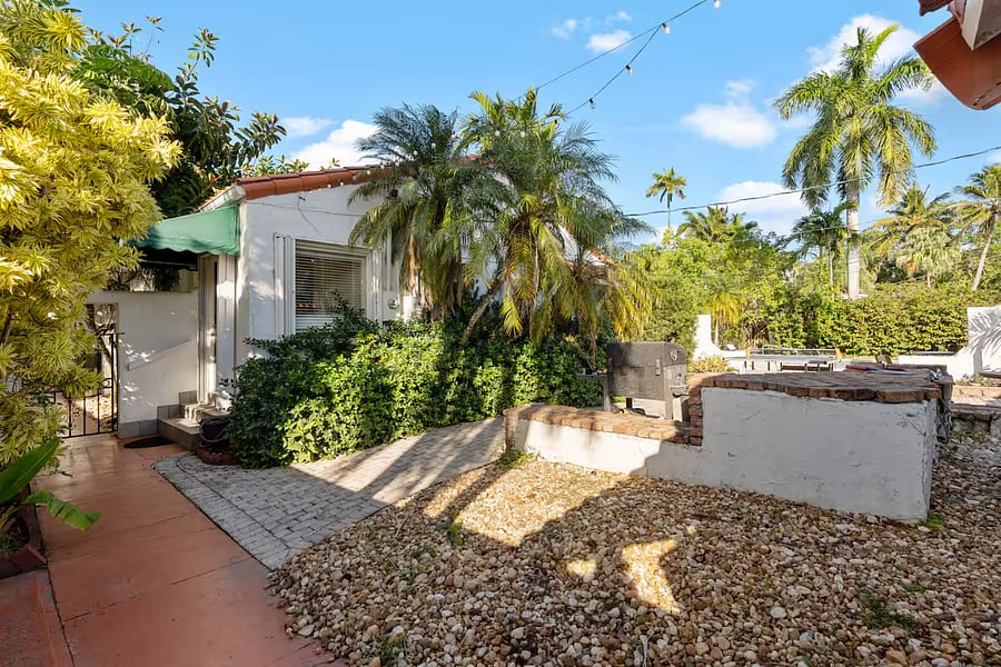 Furnished Finder property 1002316_1 photo 41