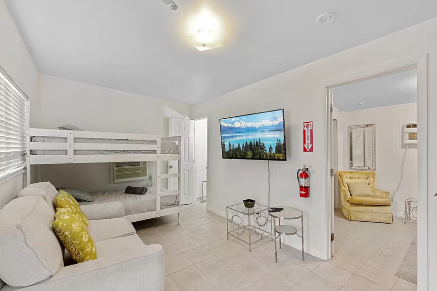 Furnished Finder property 1002316_1 photo 59