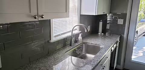 Kitchen sink, Disposal, Dishwasher