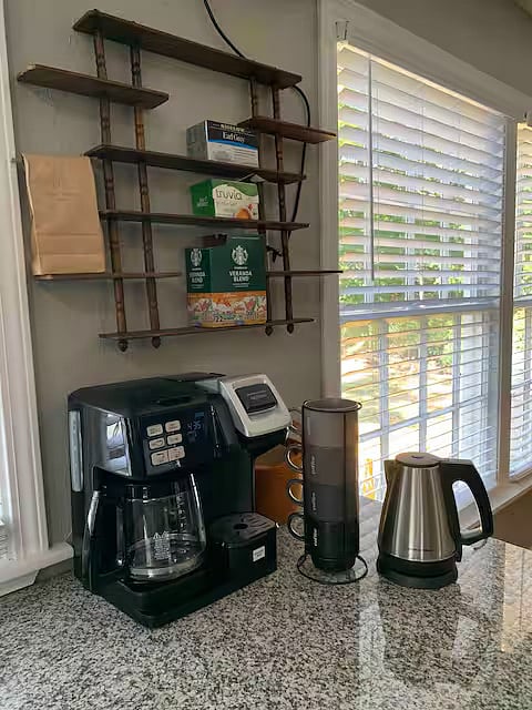 Coffee maker + K-cup combo and instant hot water carafe