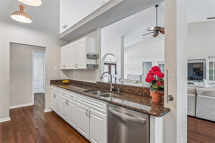 Furnished Finder property 1002383_1 photo 12