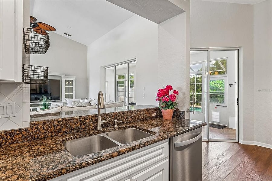 Furnished Finder property 1002383_1 photo 13