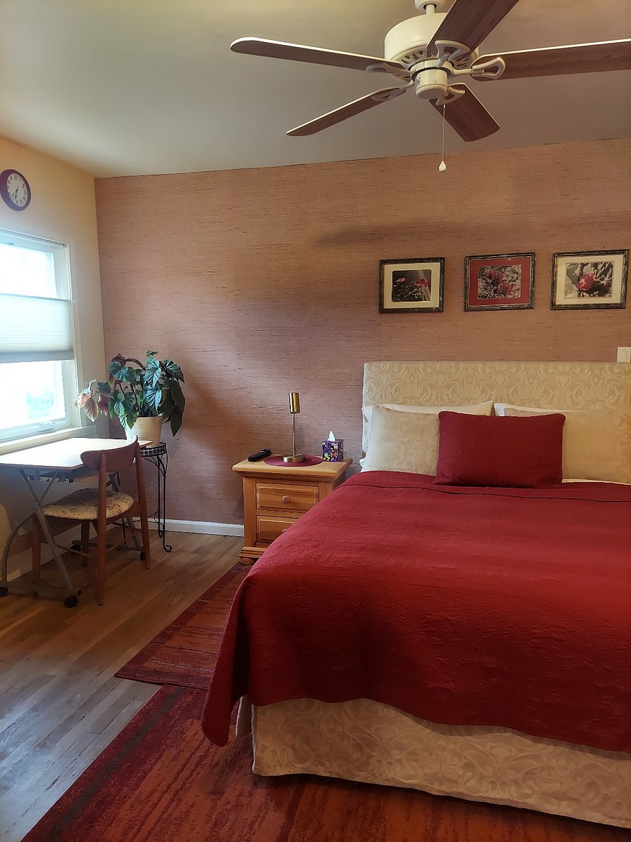 B bedroom