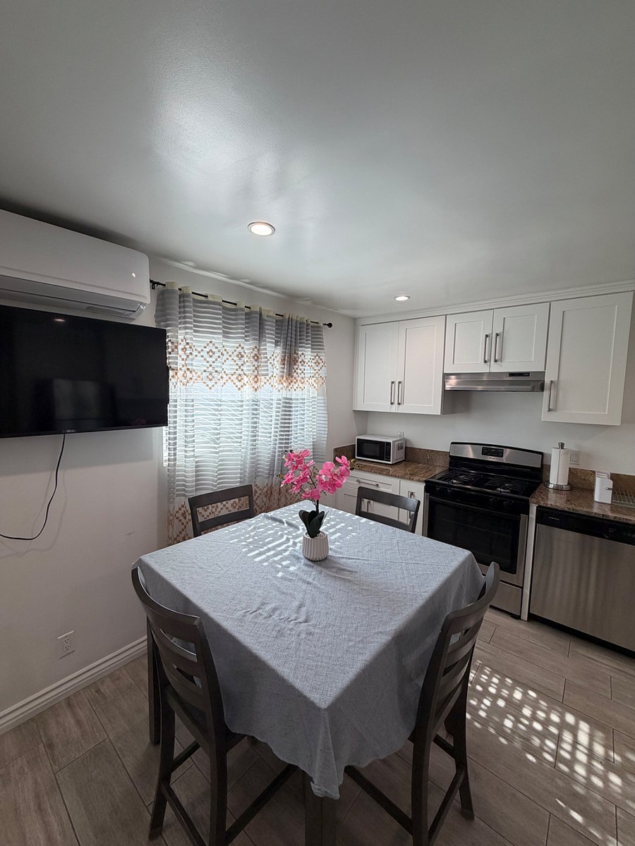 Furnished Finder property 1002442_1 photo 4