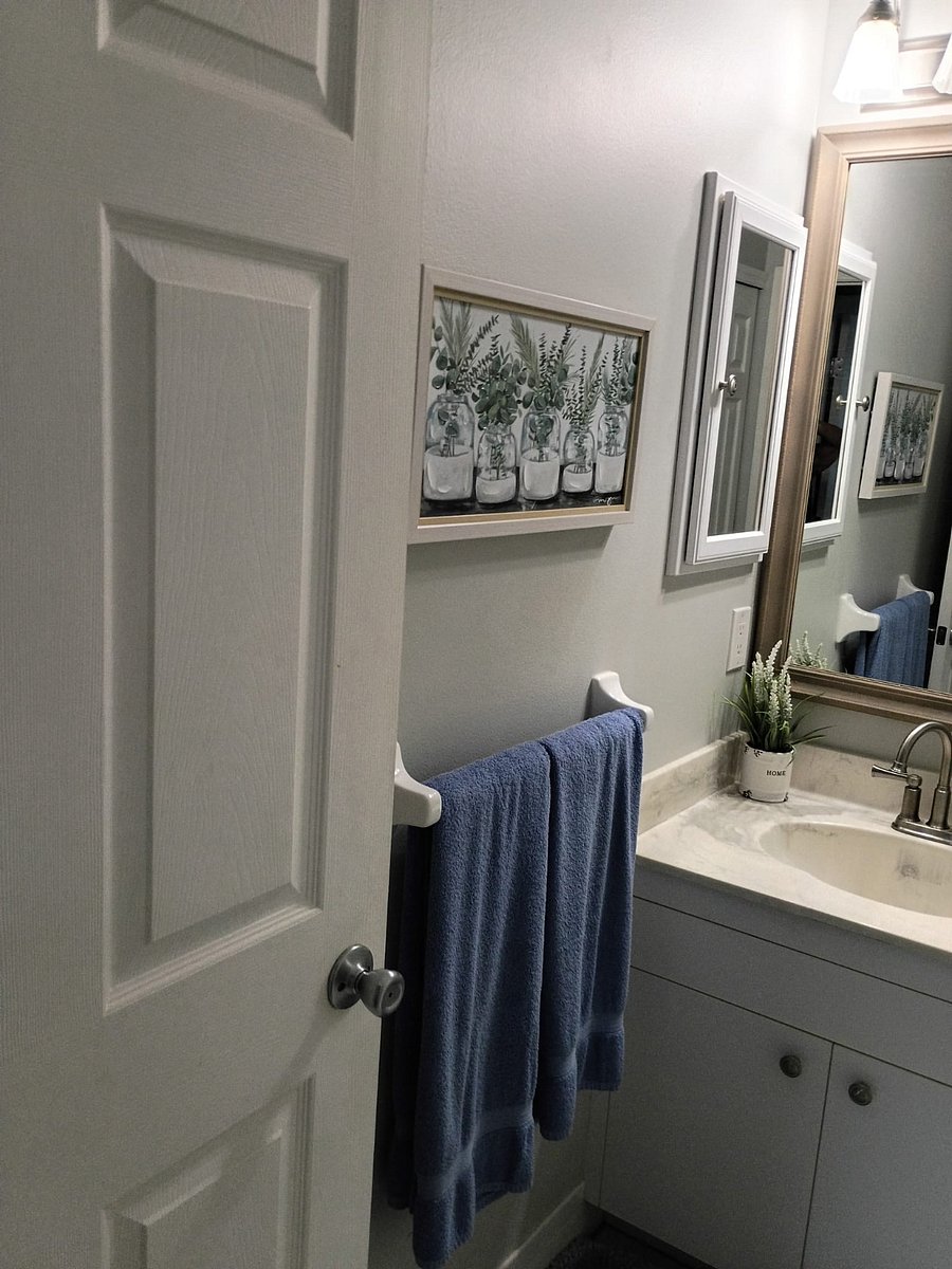 Bathroom #2 In Hall
