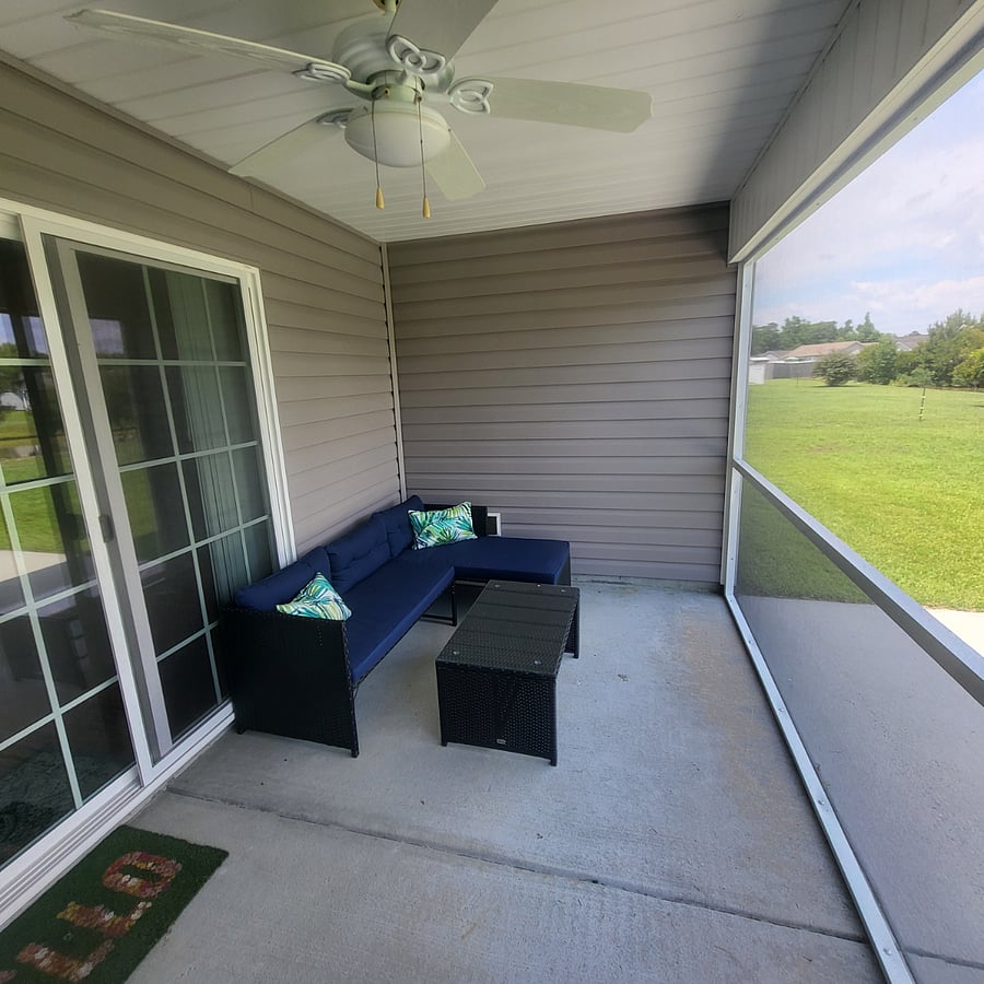 Screened-In Porch