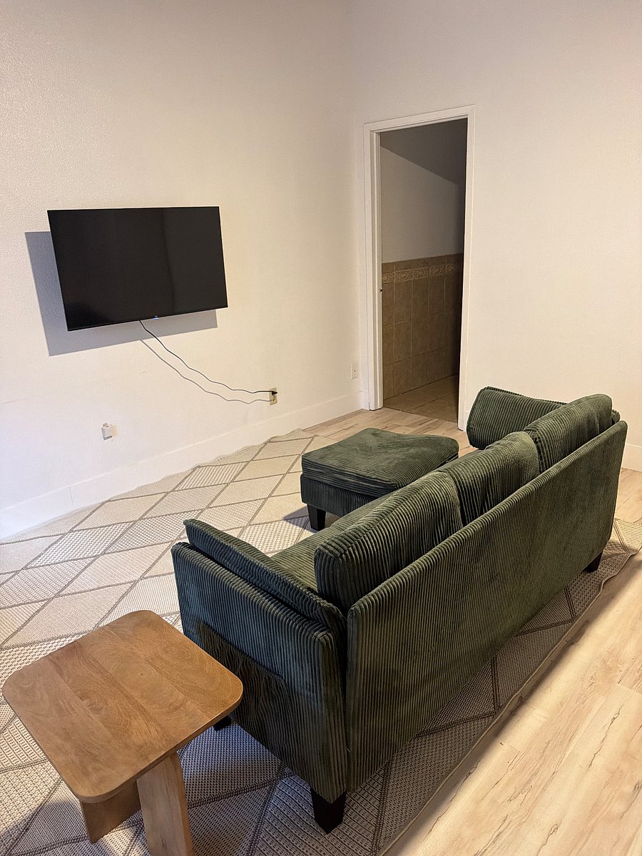 Furnished Finder property 1002557_1 photo 8