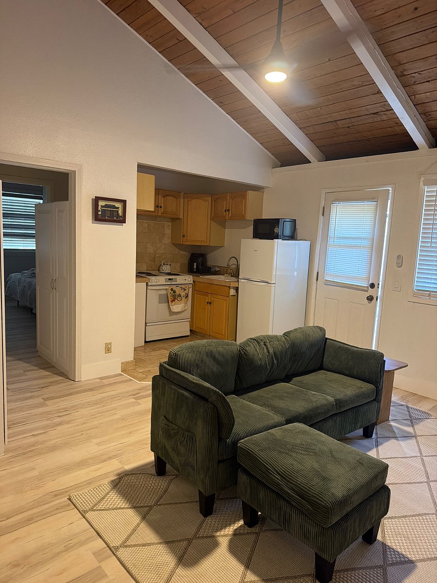 Furnished Finder property 1002557_1 photo 3