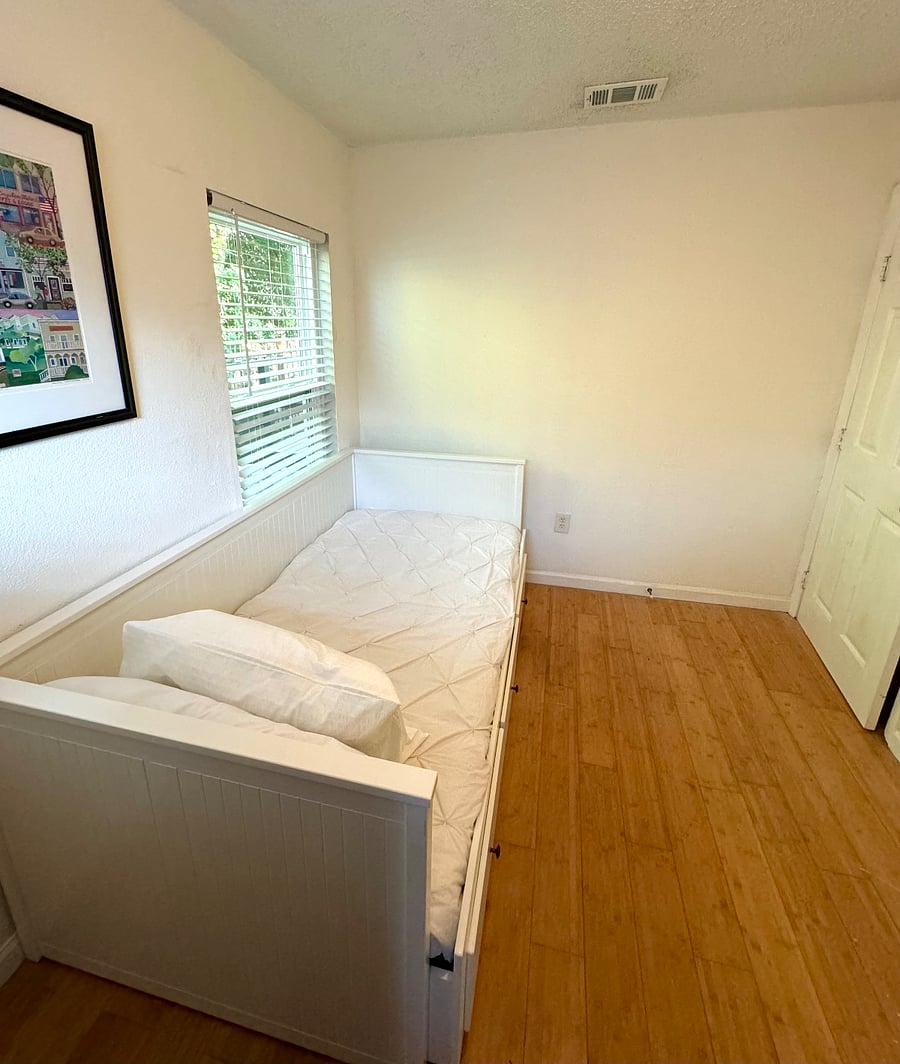 Furnished Finder property 1002617_1 photo 10