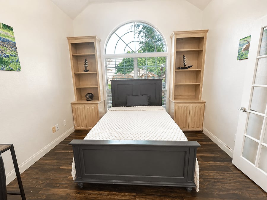 4th Bed with Office Space