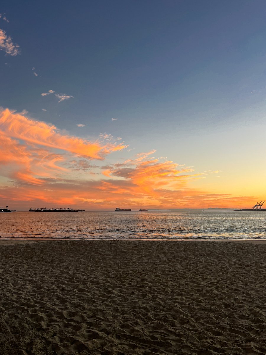 5 minute walk to beach