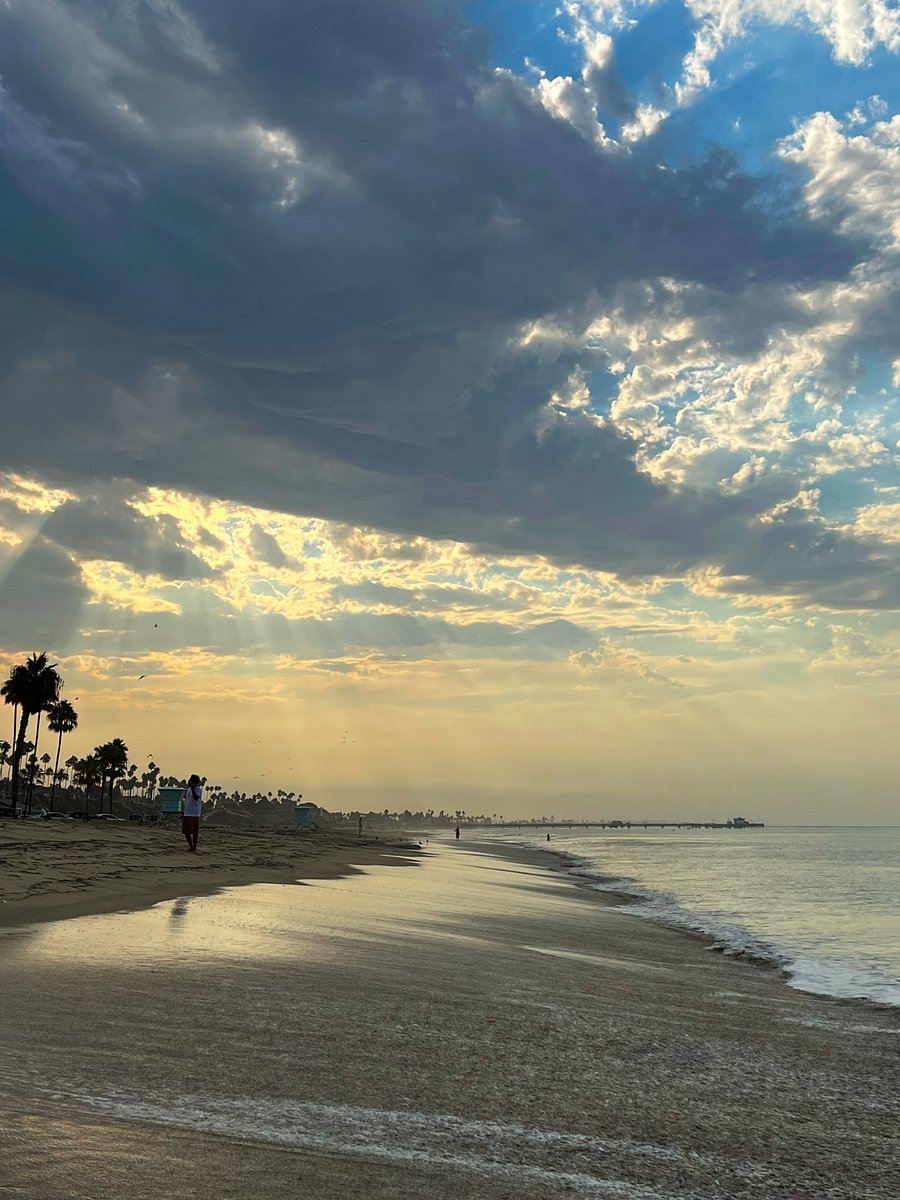 5 minute walk to beach