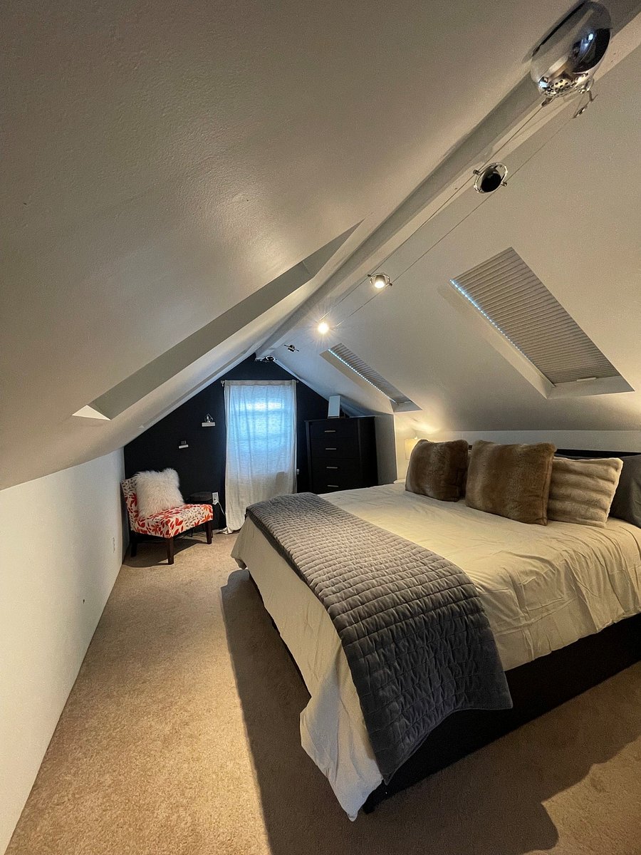 Upstairs bedroom