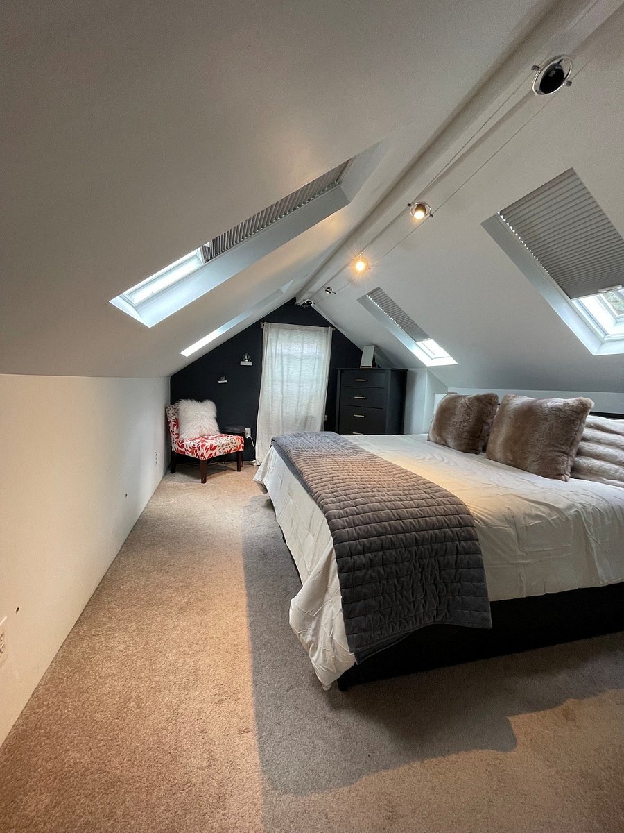 Upstairs bedroom