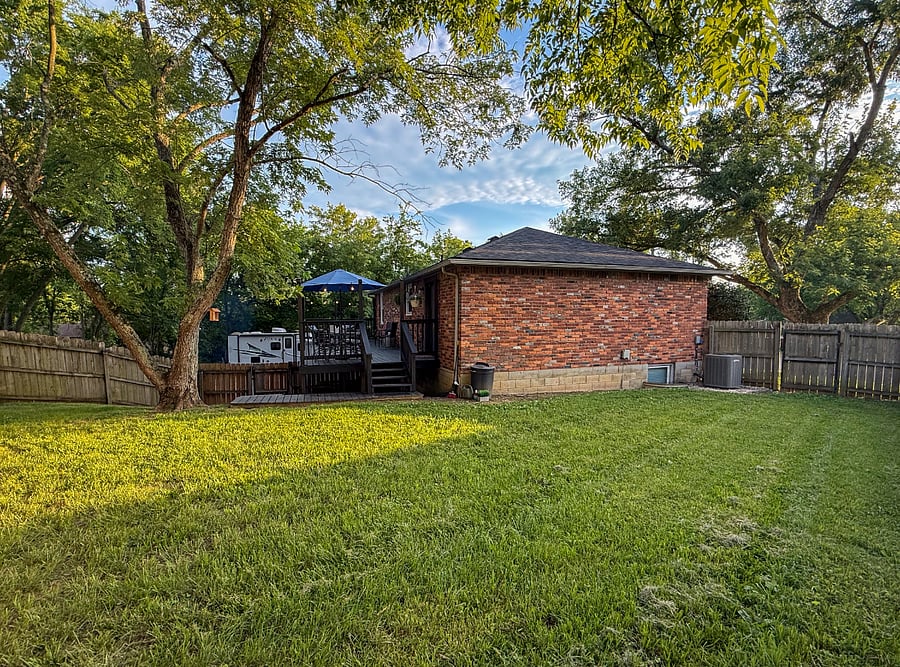 Side Yard (fenced In)