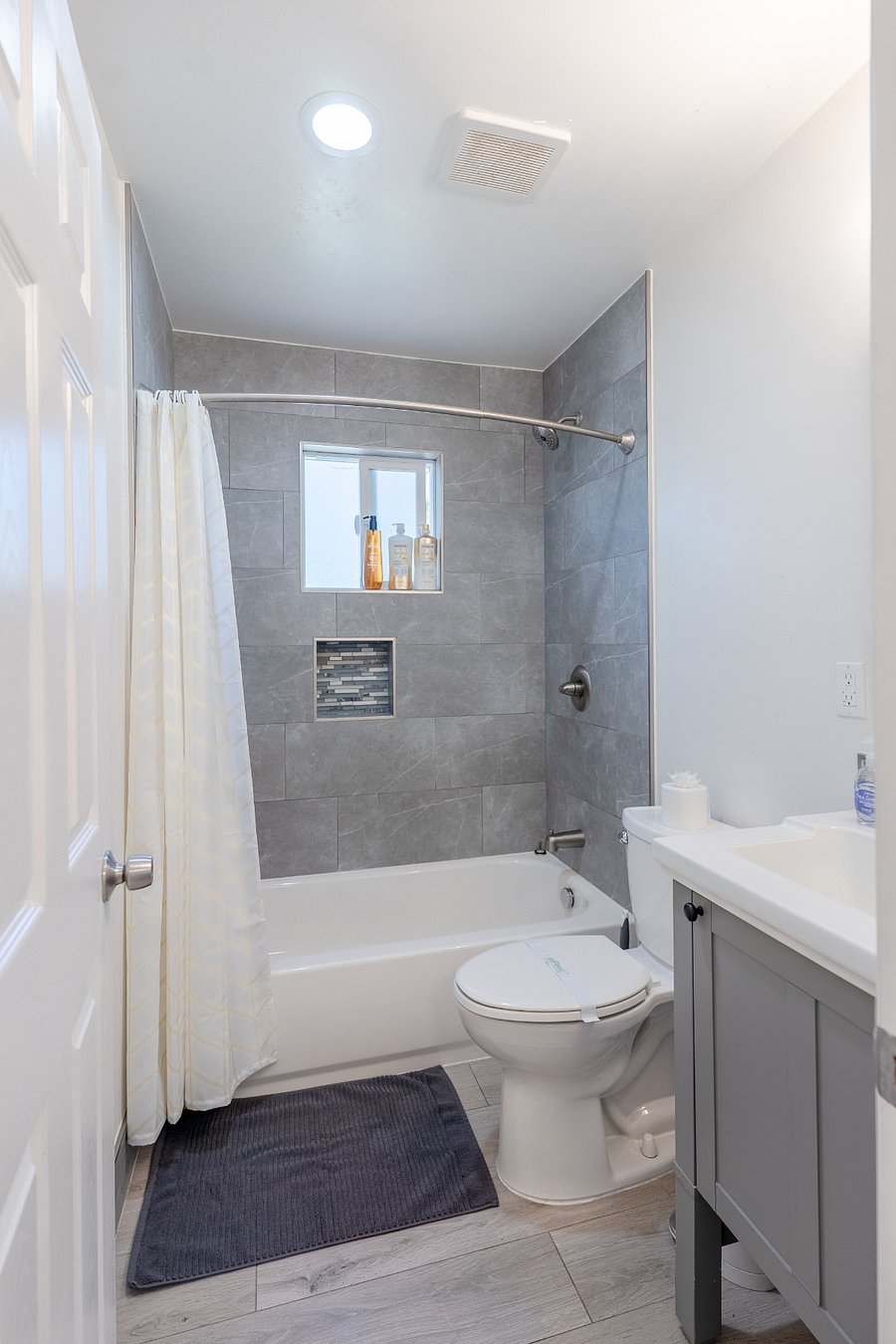 Furnished Finder property 1002664_1 photo 10