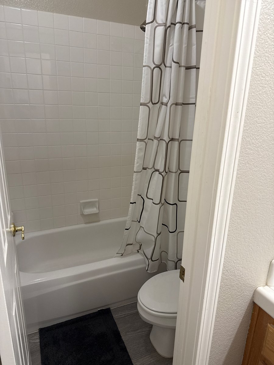 Furnished Finder property 1002666_1 photo 9