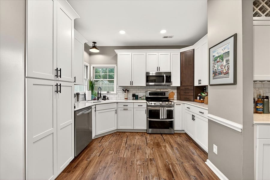 Furnished Finder property 1002737_1 photo 10