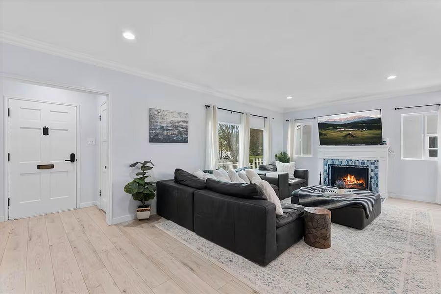 Furnished Finder property 1002746_1 photo 4