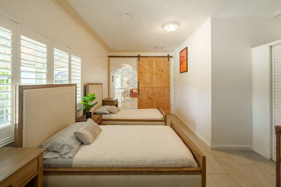 Furnished Finder property 1002766_1 photo 31